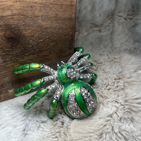 Green and Silver Spider trinket box with Rhinestone Accents - Picture 3 of 9